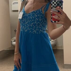 Blue flower dress 
tie sleeve
